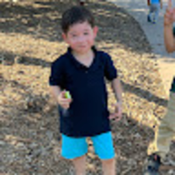 Meet your Posher, Claudia - Picture 1 of 1